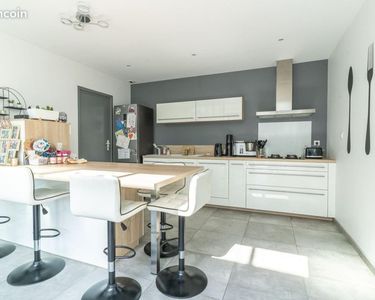 Maison 650 000 € - 209 m²