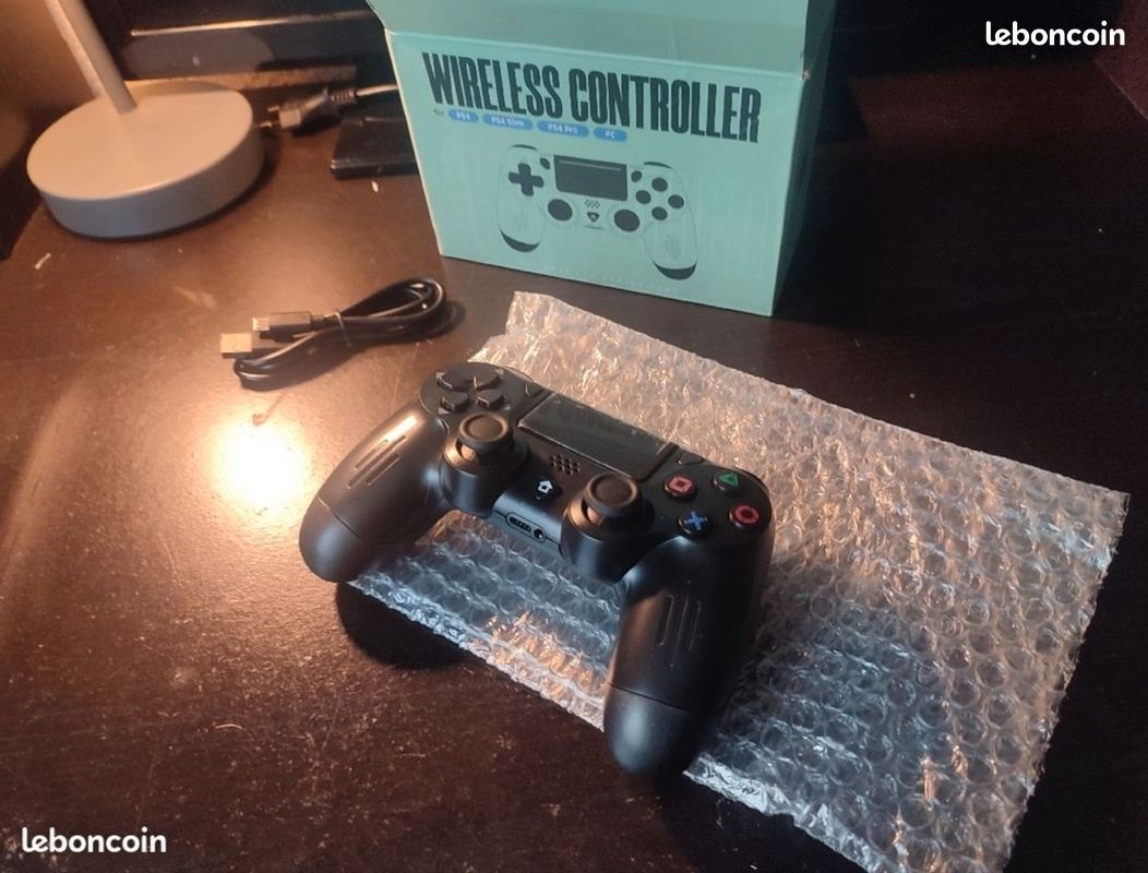 Manette PS4 NEUVE (image 1)
