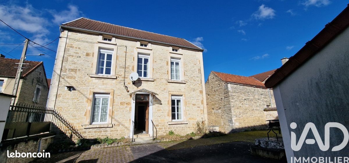 Maison 9 pièces 122 m² · à Lézinnes · 122 m² · 100 000 €