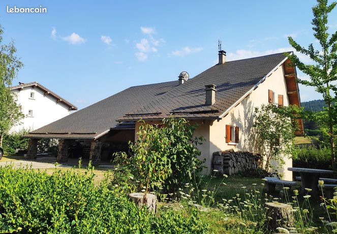 Maison d'architecte de montagne avec terrain