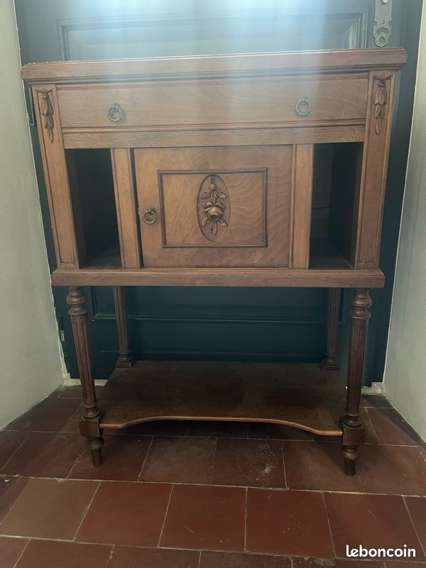 Petit meuble en noyer dessus marbre (image 2)
