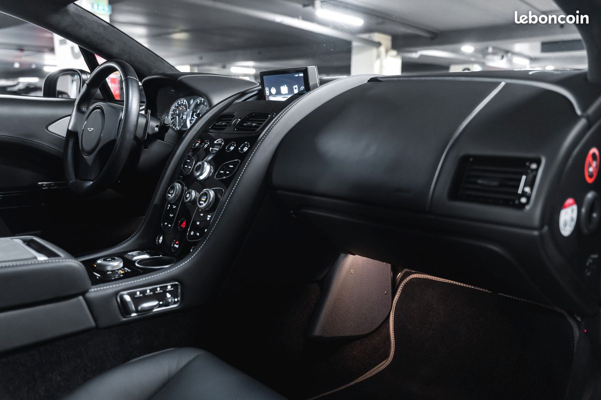 Aston Martin Rapide S Shadow Edition V12 6.0 574 - Modèle spécial, teinte et options exclusives (image 12)