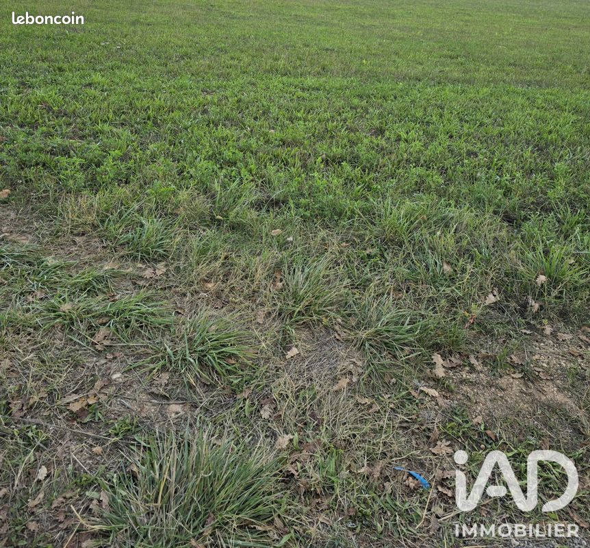 Terrain 1348 m² · à Lalbenque · 1 348 m² · 29 900 €