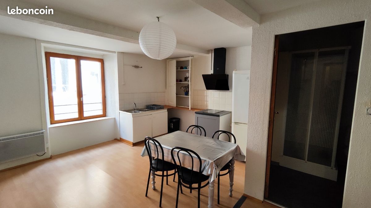 Appartement 1 pièce 29 m² · à Marvejols · 29,3 m² · 330 €