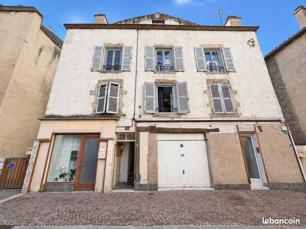 Maison 7 pièces 198 m² · à Riom · 198 m² · 297 000 €