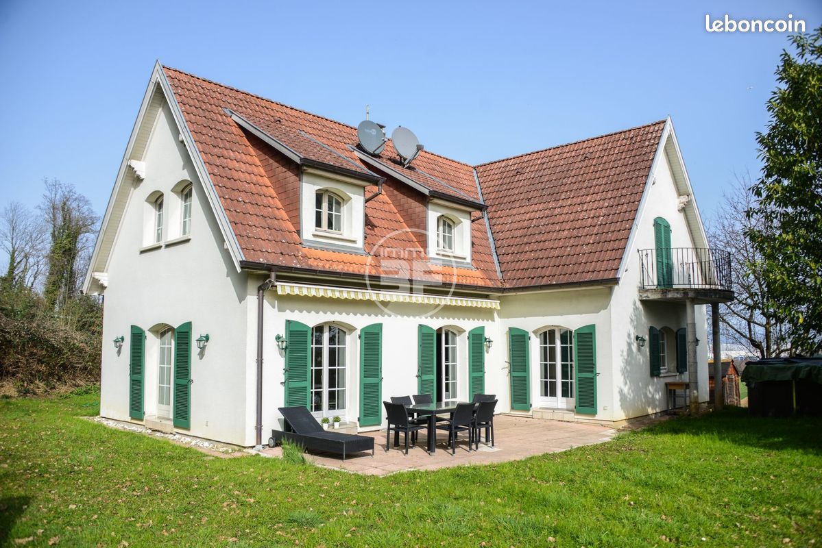 Maison 8 pièces 211 m² · à Hésingue · 211 m² · 750 000 €
