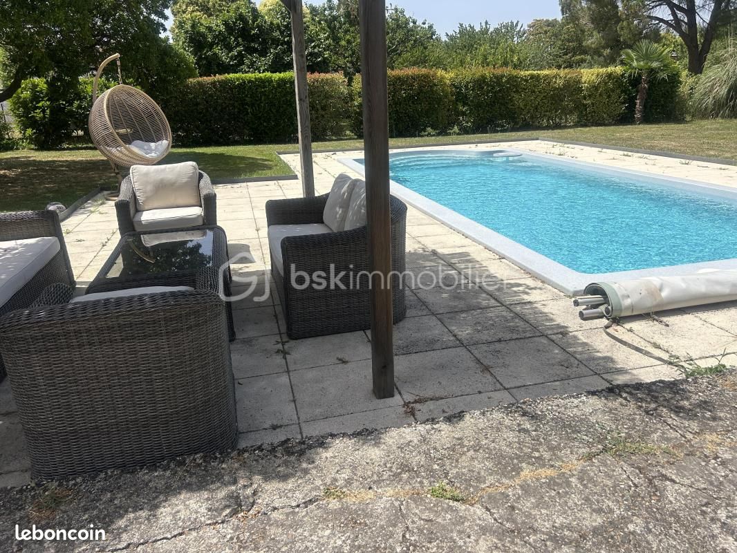 Maison 8 pièces 206 m² · à Le Passage · 206 m² · 450 000 €