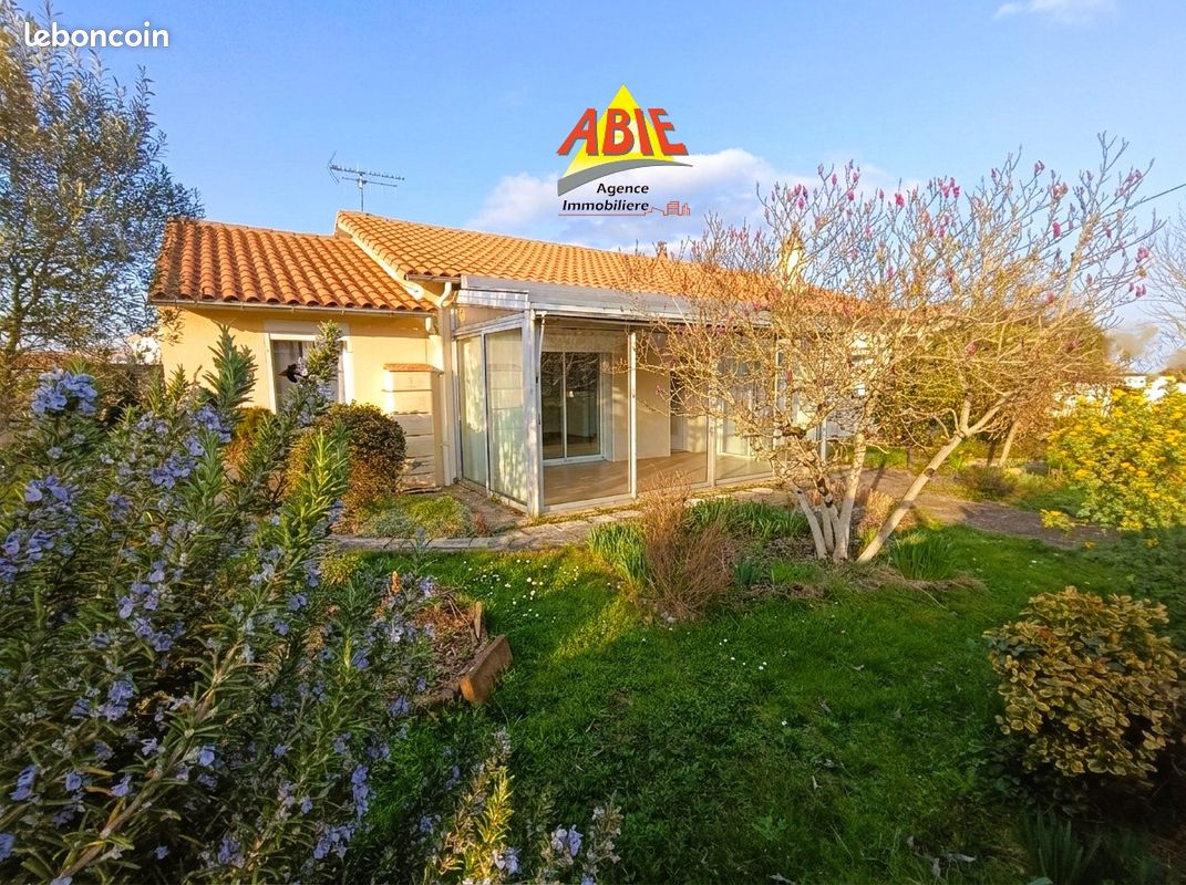 Maison 4 pièces 107 m² · à Magné · 107 m² · 206 000 €