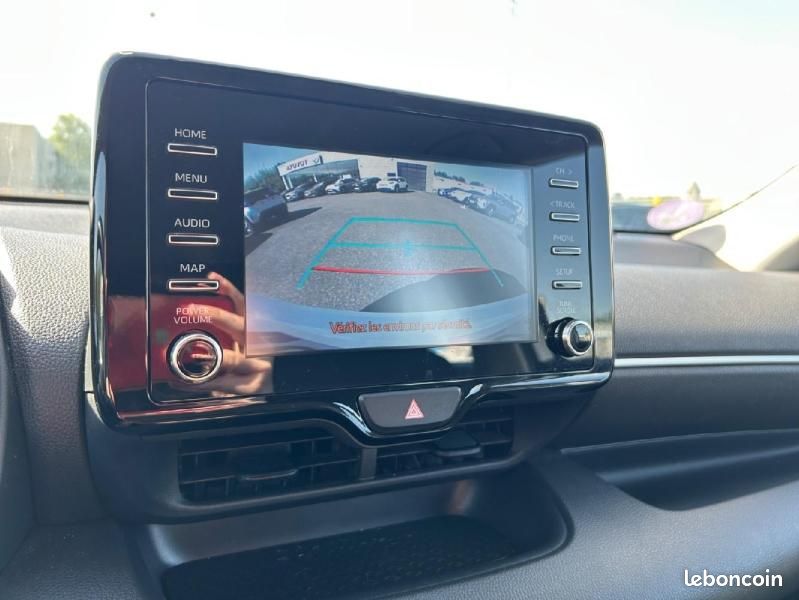 Toyota Yaris 116h Dynamic Business 5p + Programme Beyond Zero Academy MY22 (image 26)