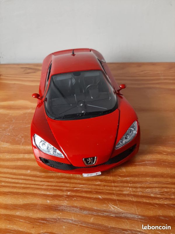 PEUGEOT RC CONCEPT CAR - 1/18e - Hachette Solido, © 2004 - Modèle réduit voiture EUR 60,00