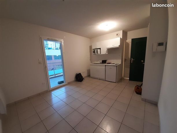 Studio 1 pièce 19 m²