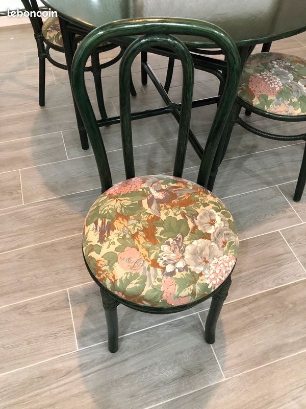 Table et chaises rotin vintage années 80 (image 9)