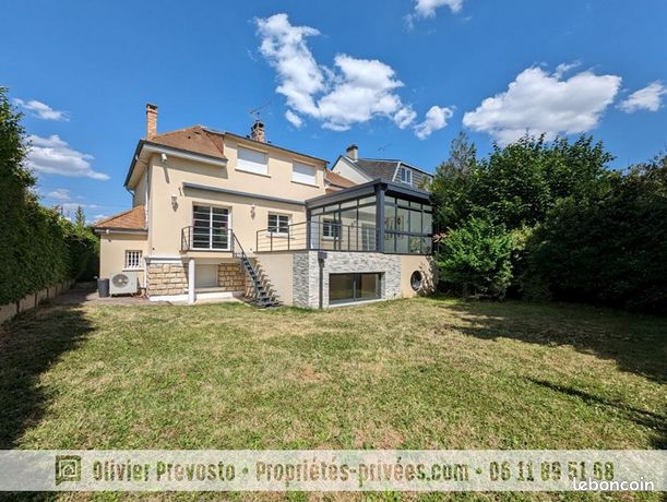 Maison 9 pièces 235 m²