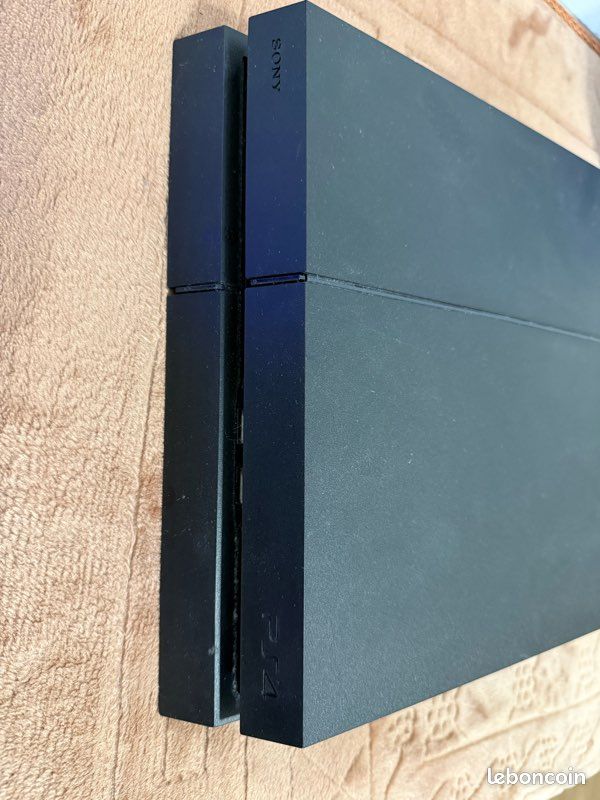 Ps4 1TB + 19 jeux + manette Sony et Subsonic + cable alimentation et hdmi (image 4)