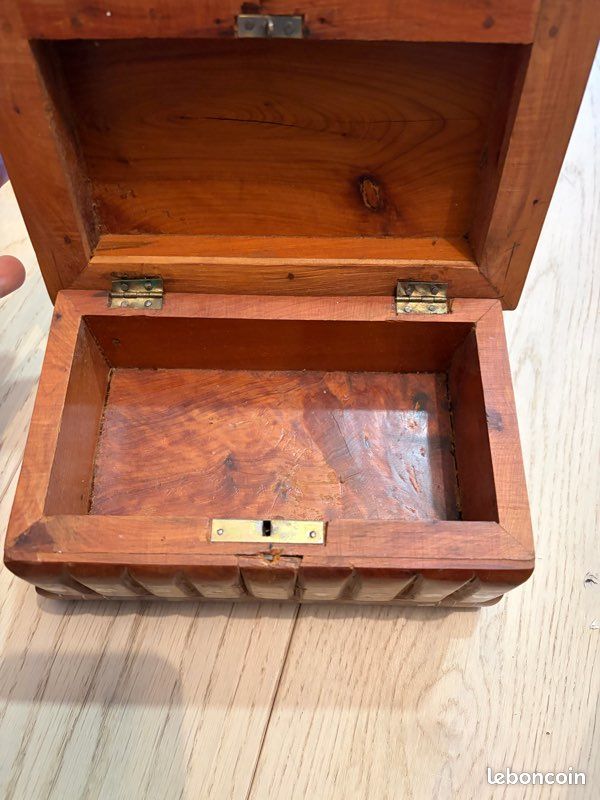 Boîte en bois avec incrustation laiton artisanale vintage - Décoration