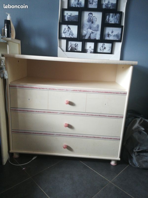 Commode (image 1)