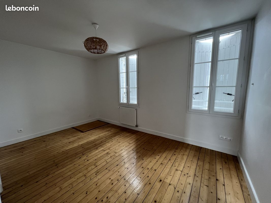 Maison 3 pièces 75 m² - Coutras 33230 (image principale 6)
