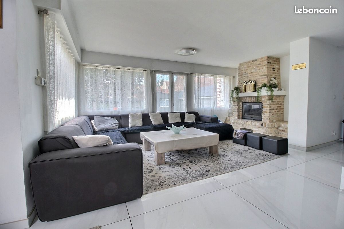 Maison 8 pièces 18035 m² · à Roubaix · 18 035 m² · 362 250 €