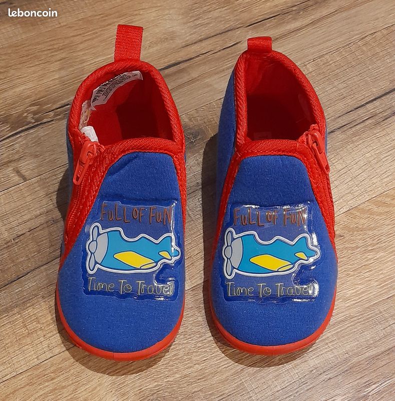 Chaussures Chaussons 23 Chausson Enfant Garçon 33 (US 2) Chaussons