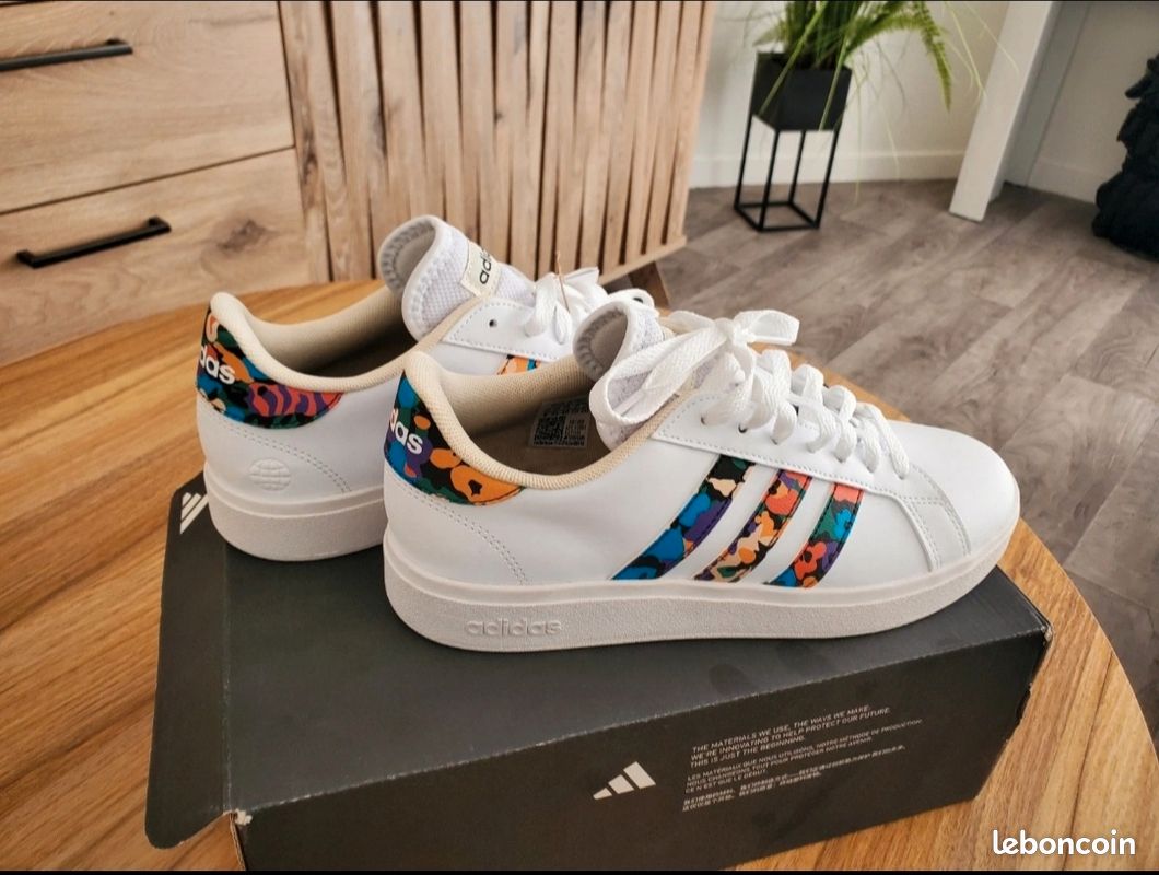 ADIDAS limited edition neuves Chaussures