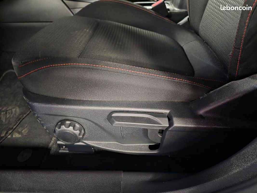 FORD FOCUS 1.0 EcoBoost mHEV - 155 - BV PowerShift ST Line (image 26)