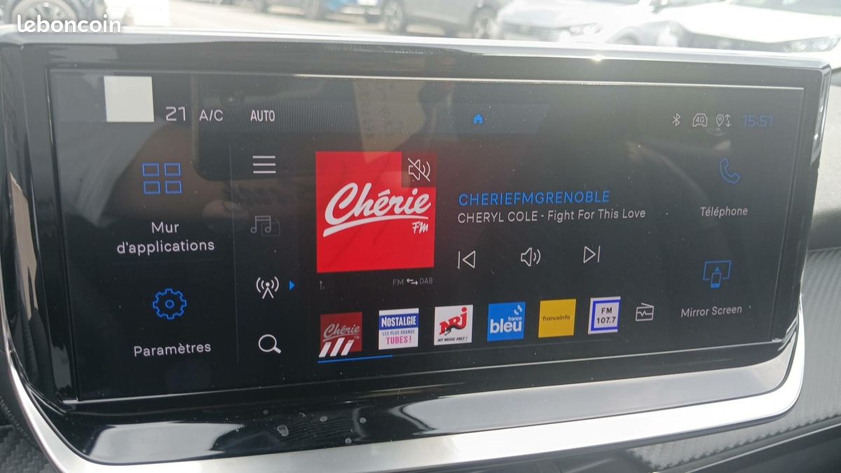 PEUGEOT 2008 Hybrid 145 e-DCS6 Allure (image 14)