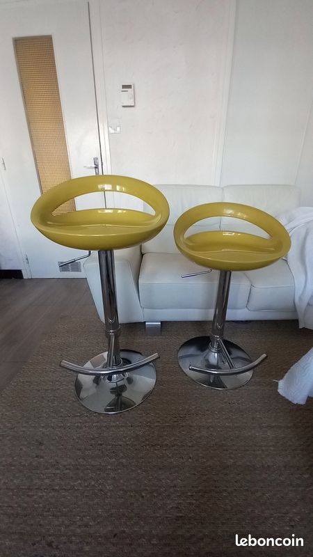 Lot 2 chaises de bar (image 1)