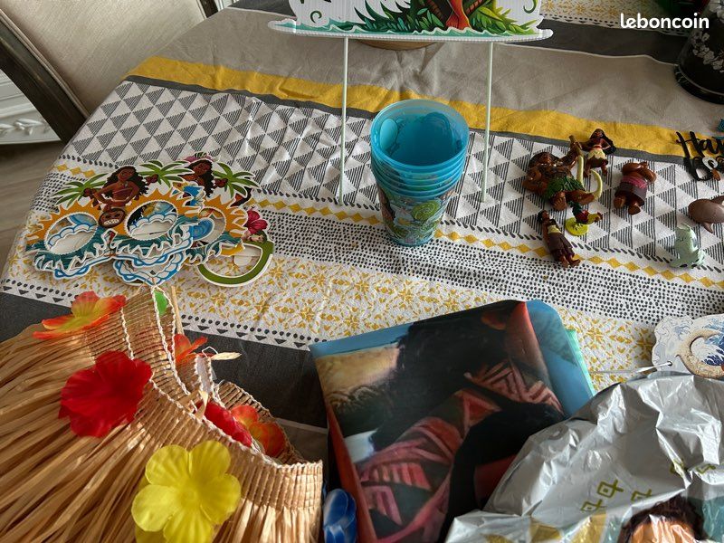 93 Pièces Kit Anniversaire Masha, Decoration Anniversaire Vaisselle