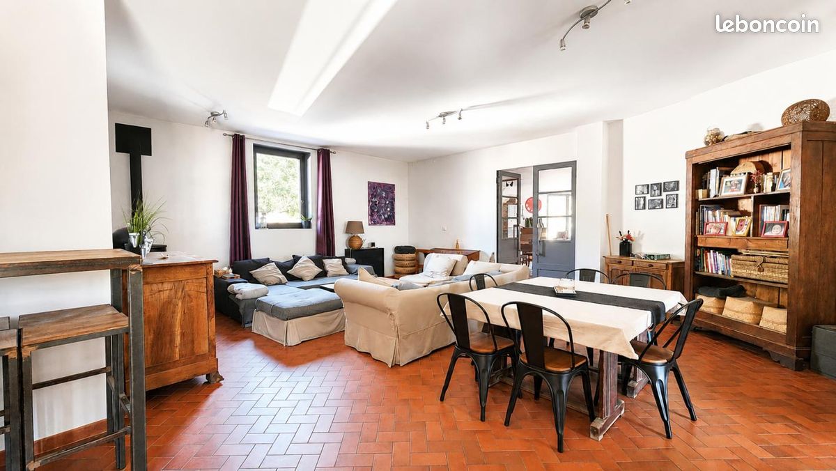 Maison 14 pièces 443 m² · à Mugron · 443 m² · 371 000 €