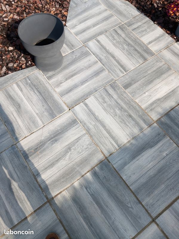 Recherche carreaux de carrelage 42x42 comme sur la photo (image 1)