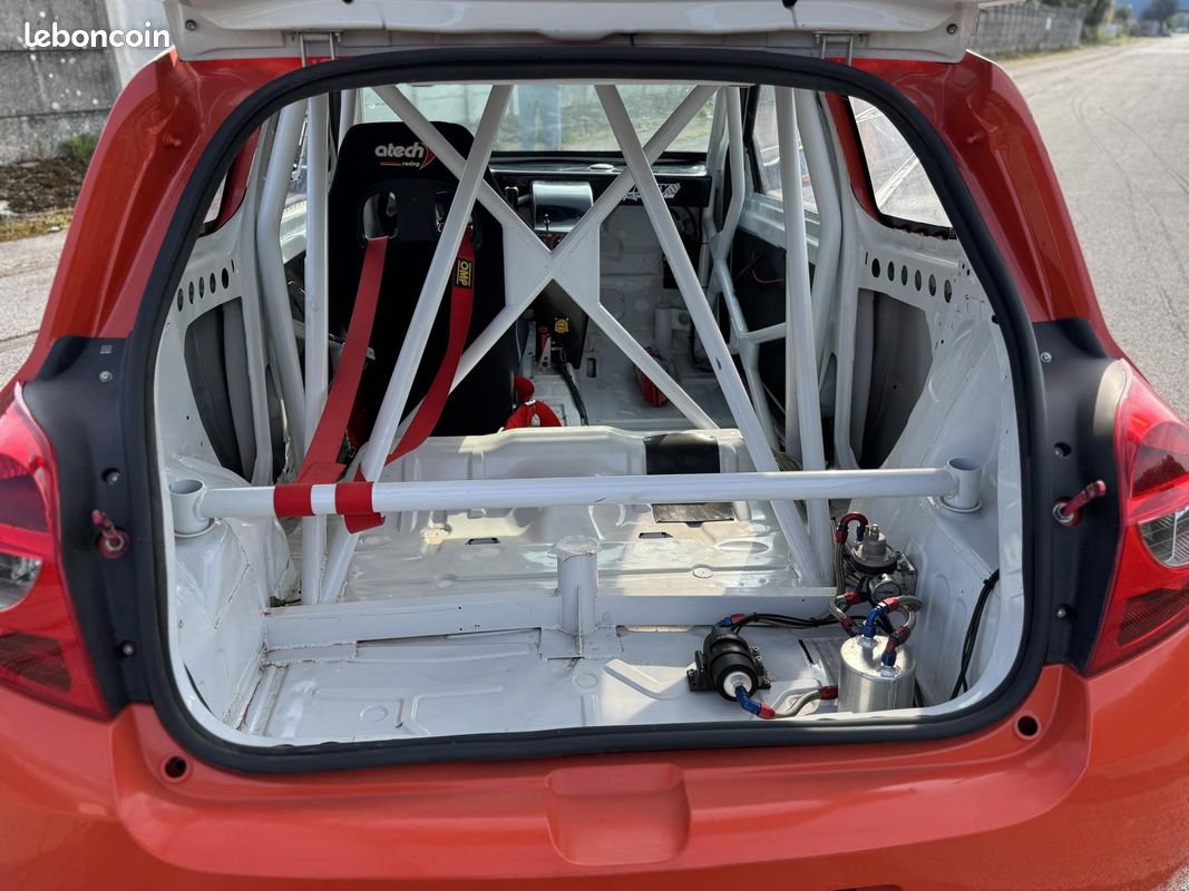 Renault clio renault 3 cup x85 (image 24)