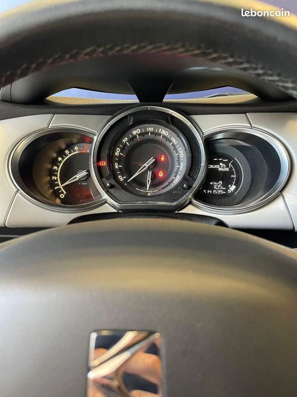 CITROEN DS3 1.2 82ch - 2014 - 142 000 km - Distribution OK - Suivi Citroën (image 11)