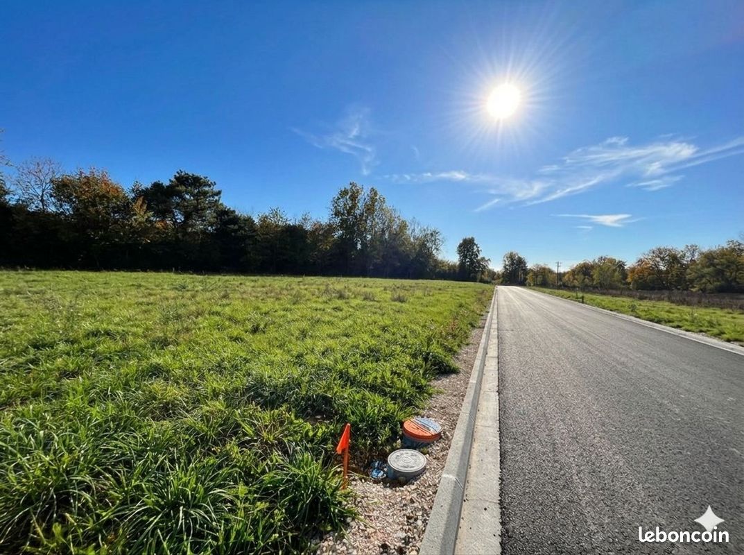 Terrain à bâtir de 664 m² à PRIGNAC-ET-MARCAMPS (33) · 58 000 €