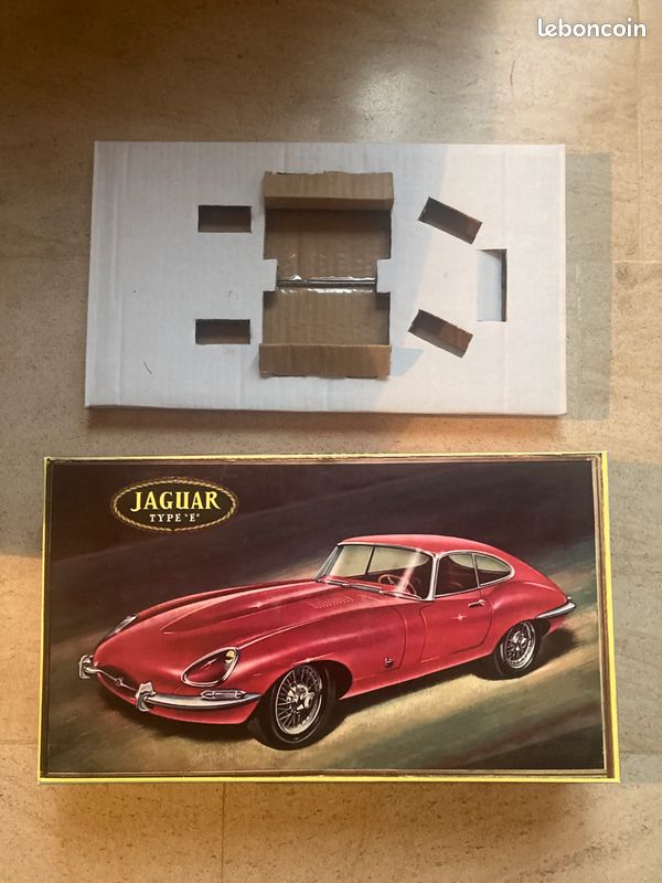 JOUET ANCIEN MONT-BLANC JAGUAR type E filoguidée année 1960 éch. 1/12 EUR 120,00 - FR