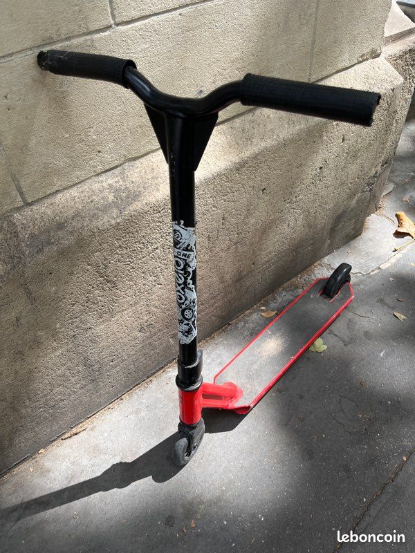Trottinette Oxelo noire et rouge (image 2)