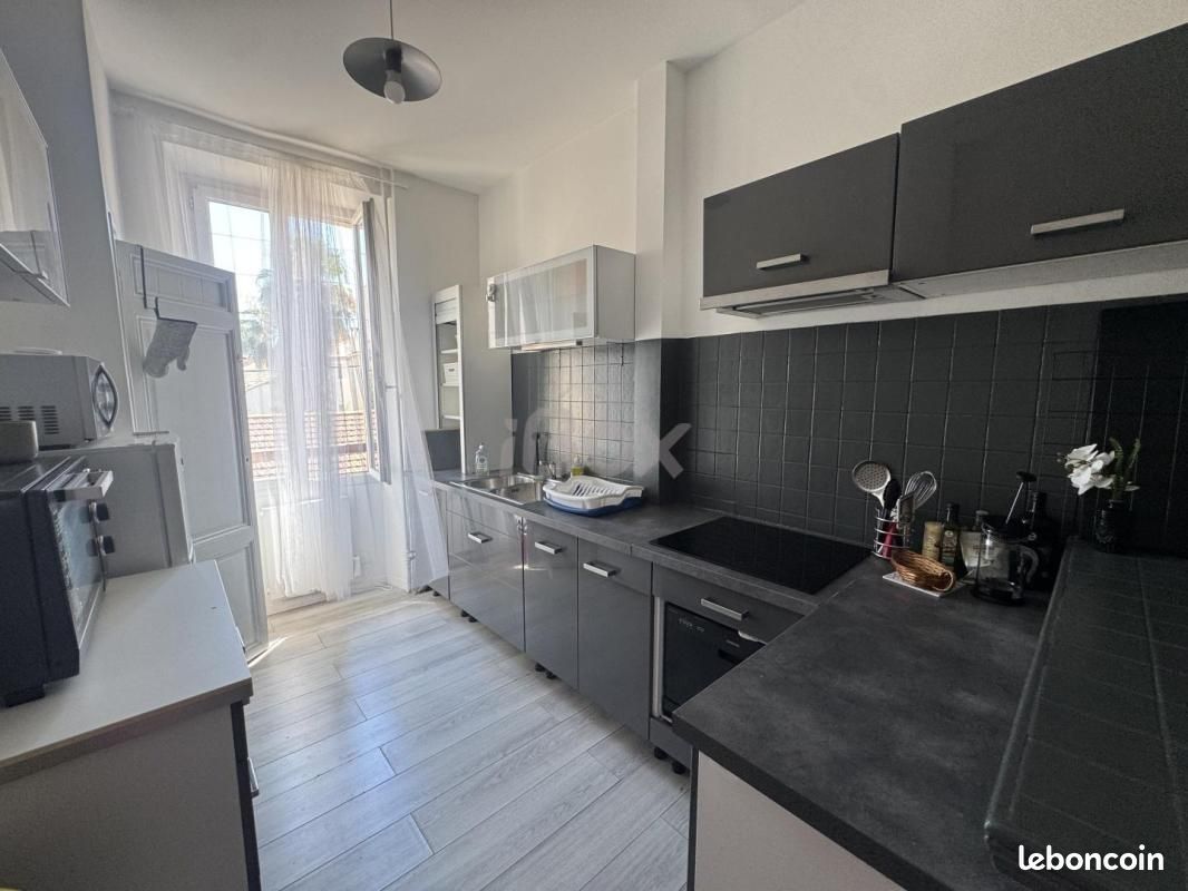 Appartement 3 pièces 50 m² · à Toulon · 50 m² · 871 €