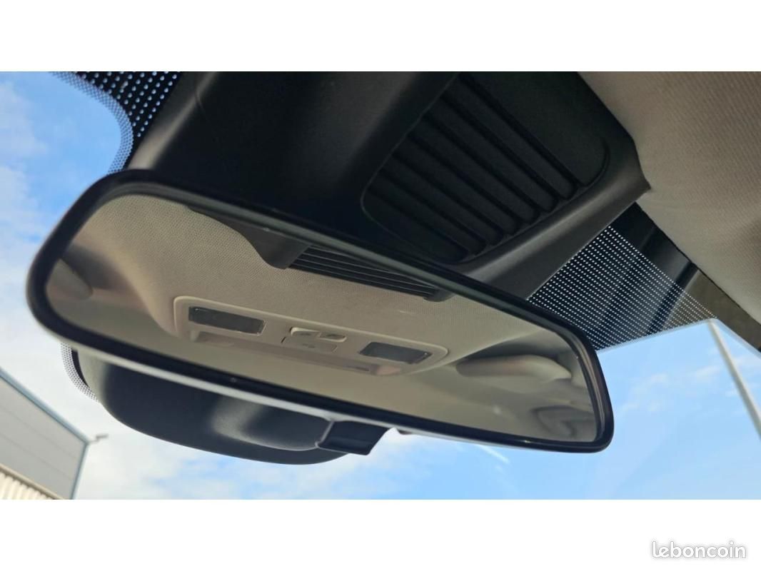 Ford Focus SW Connected 1.5 EcoBlue 120cv BVA inclus Camera de Recul + Attelage + Avertisseur ang... (image 30)