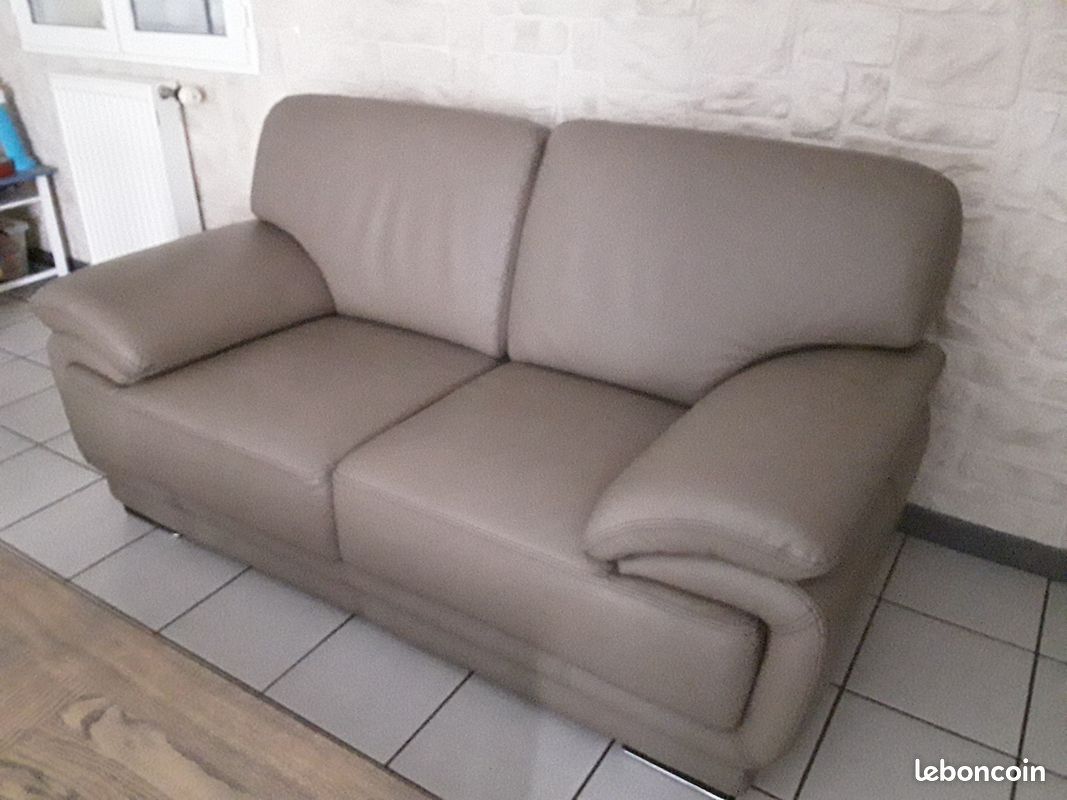 Canapé et fauteuil cabriolet cuir (3780 euros chez Cuir Center, impeccable ) (image 9)