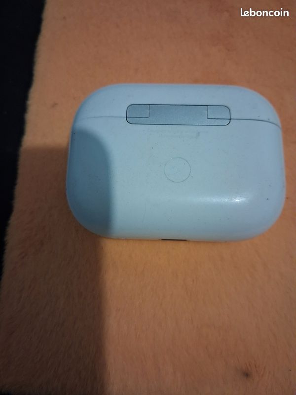 Boîtier airpods vide occasion (image 2)