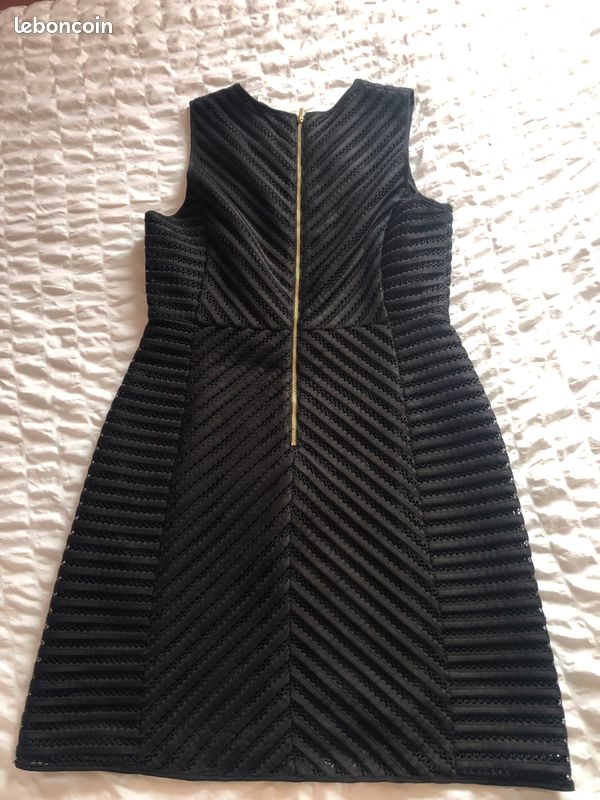 Robe élégante noire (image 4)