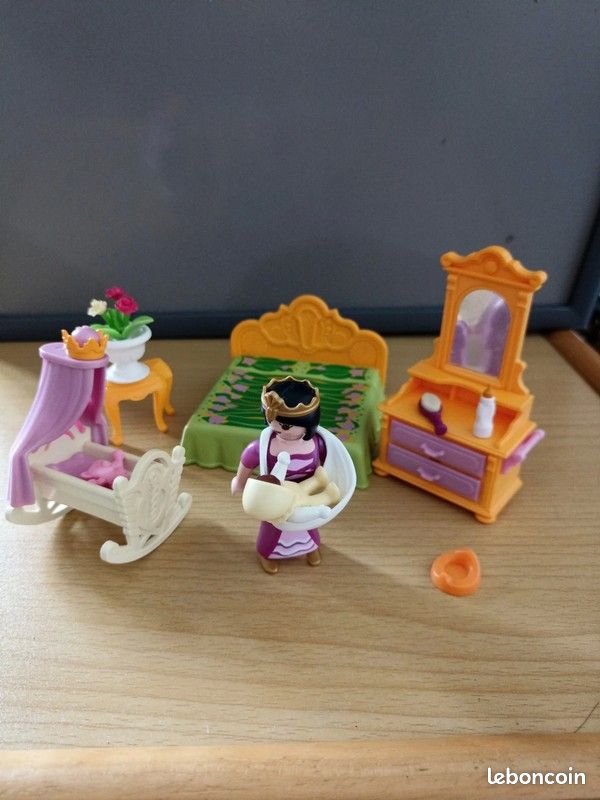 Playmobil 5146 Chambre de la reine avec berceau (image 1)