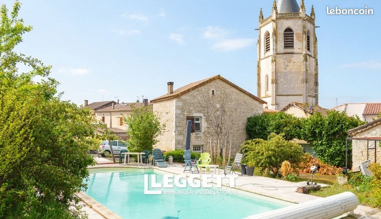 Maison 9 pièces 327 m²