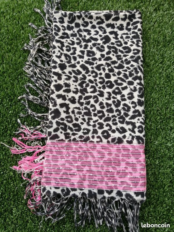 Foulard imprimé léopard (image 1)
