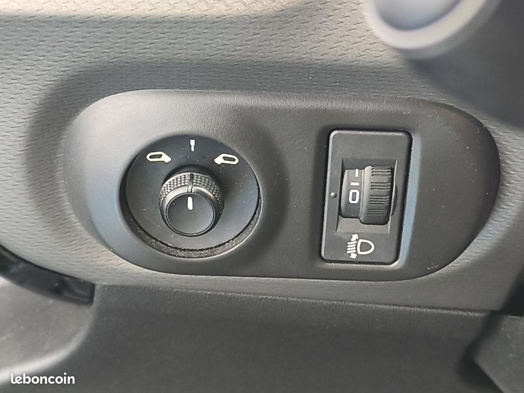Citroen c4 cactus 1.2 ess 82 cv shine / suivi complet / distrib ok / camera recul / bluetooth / garantie (image 19)