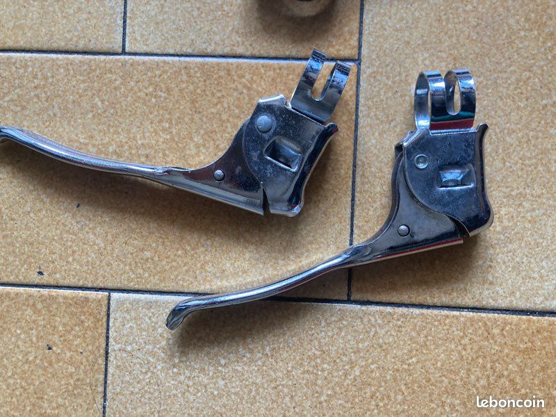 Paire de leviers de freins Shimano – Jean Fourche