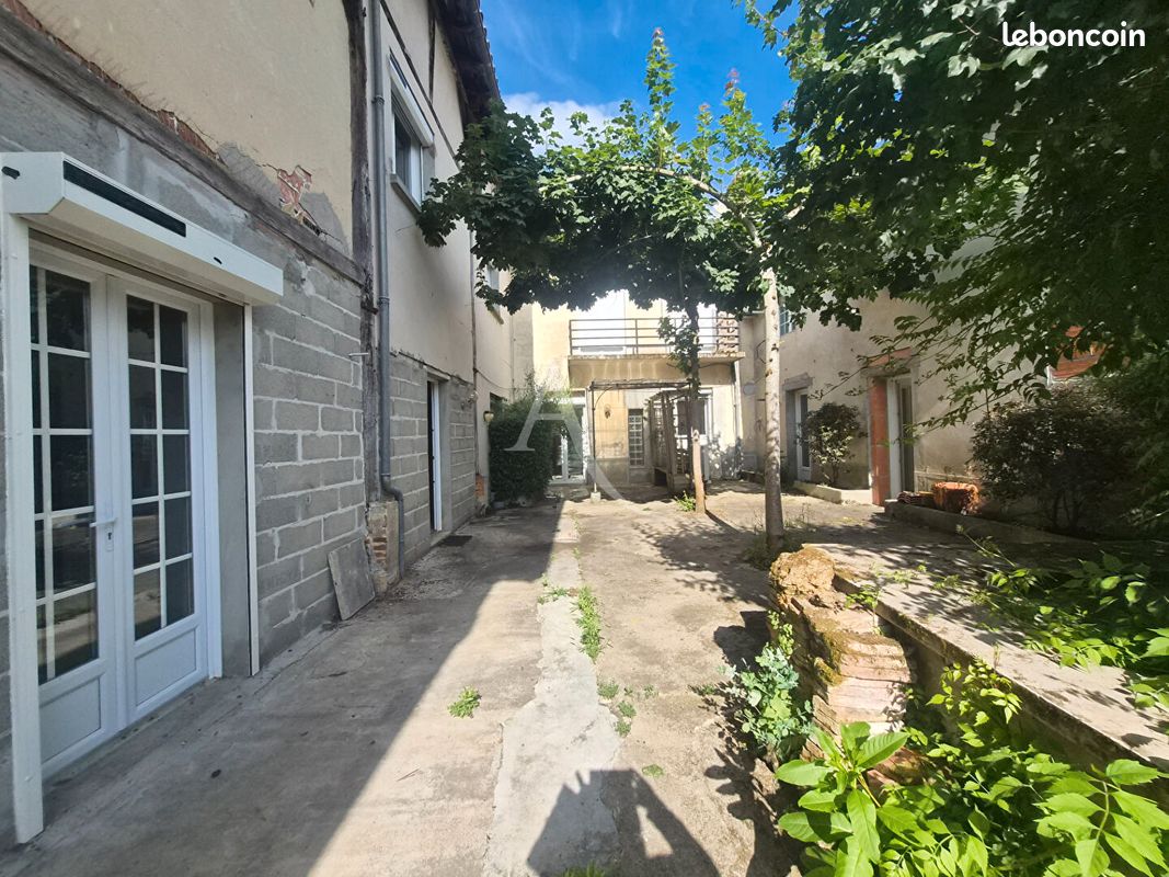 Immeuble 17 pièces 453 m² · à Villeneuve-de-Marsan · 453 m² · 370 000 €