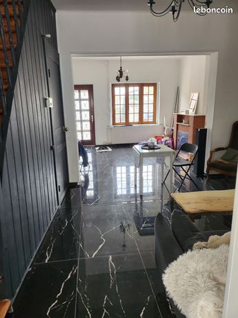 CRESPIN village location maison