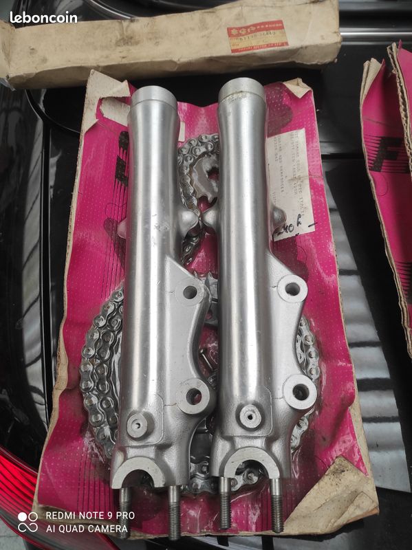 Bras de fourche droit Yamaha 900 MT-09 2020 - - Nos pièces motos
