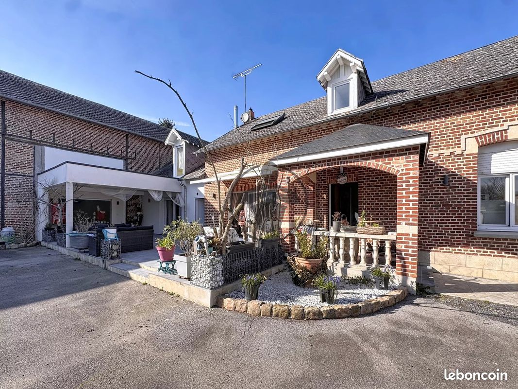 Maison 6 pièces 193 m² · à Dallon · 193 m² · 437 000 €