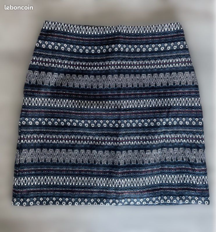 Jupe Courte Droite Camaïeu Taille M (FR38) En Toile Noire – état Impeccable